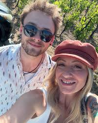 We had nothing but a good time celebrating @sara.e.calhoun Birthday 🎉  @nichellewirth_81 @absolutelybon #birthdaycelebration #letsgogirls  #nothingbutgoodtimes #yeehaw