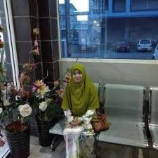 Ketika di dalam kereta, matanya juga sentiasa mencuri pandang pehaku yang licin dibalut kain satin itu. Aweksatin Tumblr Com Tumbex