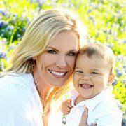 Deanna Carlock's Instagram, Twitter & Facebook