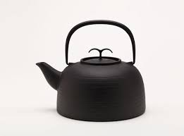 Palma Cast Iron Cookware By Japer Morrison For Oigen Jasper Morrison Ceramic Teapots Tea Pots