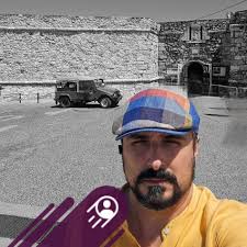 How crowded is Pinhão in early June and do I need reservations for boat  rides or wine tastings?