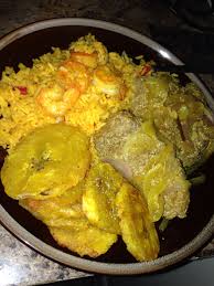 Bistec Encebollado Puerto Rico Receta Arroz Camaron Con Bistec Encebollado Y Tostones Food Puerto Rican Recipes Latin Food