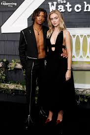 Isabel Gravitt Up Close - Explicit Details