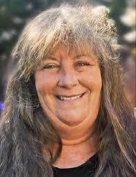 Melissa Swain's Instagram, Twitter & Facebook