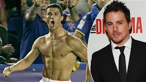 Buy signed cristiano ronaldo memorabilia from exclusive cristiano ronaldo of manchester united in action during a first team training session at carrington. Sexiest Man Alive Channing Tatum Traumt Von Ronaldos Korper Stars