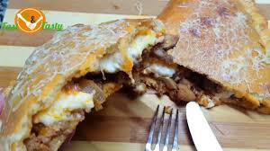 Calzone Pizza Easy Ground Meat بيتزا كالزون الاطالية باللحم المفروم Pi In 2020 Calzone Pizza Stuffed Peppers Ground Meat