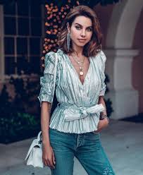 Берем елочную (или обычную) ветку и вешаем на нее настоящие деньги. V Chem Vstretit Novyj God 2021 God Byka Po Znakam Zodiaka Modnohod