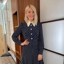 Holly is reportedly in a dispute with her old agency. Holly Willoughby Shares First This Morning Outfit Of 2021 After Making Her Return Liverpool Echo