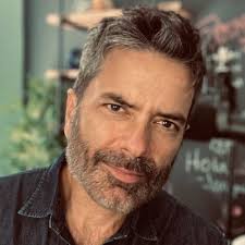 Robin Jeffries ✝️🌴🦥🌻 (@robinjeffries91)