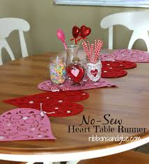 No Sew Valentine S Heart Table Runner Valentine S Day Diy Valentines Diy Valentines Day Decorations