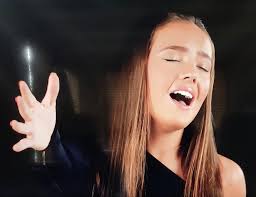 Lucy Thomas Official Fan Club