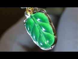 Enjoy the benefits of your hsbc jade debit card which also acts as your jade client card. Hkjsl Cert Type A Imperial Green Jadeite Jade Carving Icy Emerald Green Ebay