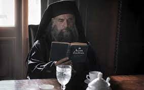 Η ταινία, που έρχεται σε μια ασταθή στιγμή της παγκόσμιας ιστορίας, φιλοδοξεί να υπενθυμίσει την αξία που έχει το «φως» και η συνεχής αναζήτησή του, ακόμα κι . O An8rwpos Toy 8eoy 2021 Filmy Gr