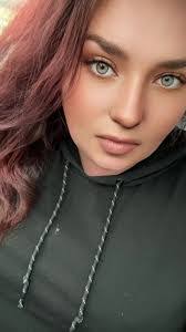 Jessica Tipler's Instagram, Twitter & Facebook