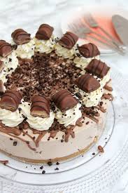 A Buttery Biscuit Base Kinder Chocolate Kinder Bueno Filling Whipped Cream Melted Chocolate And Even More Kinder Bueno Cheesecake Baking Janes Patisserie