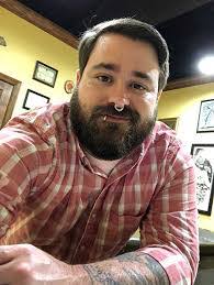 Eric Holmes's Instagram, Twitter & Facebook