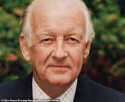 TV presenter Frank Bough left £776,000 to his wife who stood by him in  scandal, records show
