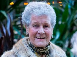 Gran's search for 'angel' who approached her and held her hand outside  hospital