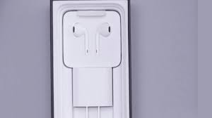3,329 likes · 23 talking about this · 2,486 were here. Apple Va T Il Exclure Les Accessoires De La Boite De L Iphone 12