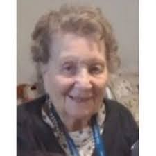 Amanda Batty's Instagram, Twitter & Facebook