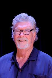 Scrolling through the posted photo