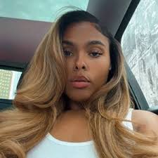 kendra austin ✨ (@kendramorous)