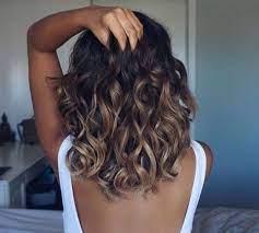 Trois nuances se déclinent de la racine aux pointes, et l'éclaircissement est très subtil et naturel. L Ombre Hair La Tendance Du Moment Le Lab Montpellier