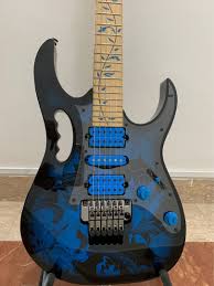 My wife and i had just moved into this home in hollywood and were decorating it. Super Deal Ibanez Jem 77p Music Media Music Instruments On Carousell