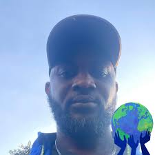 Can you guess who we made this HUGE frog pendant for? 🐸💎🥶