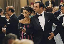 Jul 01, 2021 · a quindici anni di distanza, è interessante anche rivisitare la performance di jean dujardin (abilmente coadiuvato da bérénice bejo,. Oss 117 Cairo Nest Of Spies Movie Review 2008 Roger Ebert