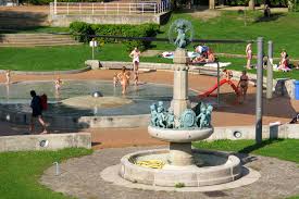 Planschen, wassersport und fitness, im stadionbad ist für alle etwas dabei! Freibad Stadionbad