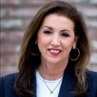 Debra Kramer's Instagram, Twitter & Facebook