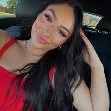 come hang out 🫶🏻💕