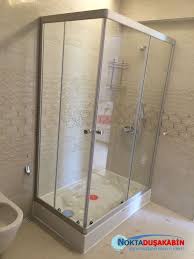 Dikdortgen Dustekneli Cam Dusakabin Her Banyoya Uygun Olabilecek Standart Olculeri Bulunan Dikdortgen Tekne Uzeri Temperli Ca Dusakabin Banyo Fikirleri Banyo