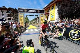 El francés victor lafay (cofidis) se impuso en la octava etapa del giro de italia tras derrotar a sus compañeros de fuga en las rampas de guardia sanframondi. Victor Lafay Remporte L Etape Du Tour 2018 Lepape Info