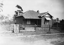 Roseville At 348 Mann Street Gosford First Home Of Its Type In N S W Built For War Widow Ethel Gell By Manchester Unity Lodge Roseville Australian Homes History Hunters