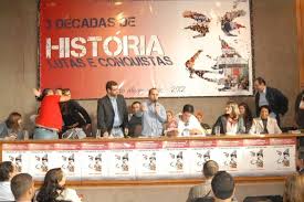 FIO DA HISTÓRIA José Vecchio Filho José Vecchio Filho, também conhecido  como Vecchinho, é advogado, dirigente político e militante trabalhista de  longa trajetória no Rio Grande do Sul. Natural de Porto Alegre,