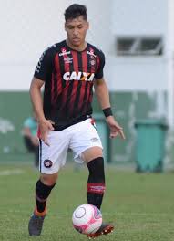 Com esses três jogadores dá para ter um futebol mais bonito, melhor. Aos 18 Anos Jovem Promessa Lucas Halter Do Atletico Pr Esta Na Mira Da Europa Esportes Home