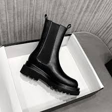 The shoe has to have a thick platform and a heel, so my 5'4 frame doesn't look weighed. 2021 Luxury Chelsea Boots Women Platform Ladies Boots Chunky Winter Shoes Mid Calf Ankle Boots Fur Thick Heel Brand Designer Ankle Boots Aliexpress