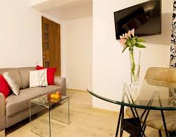 Spatiul din care face parte aceasta proprietate in regim hotelier dispune de. Garsoniera Regim Hotelier Bucuresti Universitate