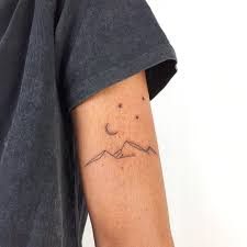 25 Simple And Small Tattoo Designs For Women In 2021 Small Tattoo Designs Tattoos Tattoo Designs For Women