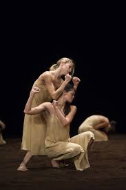 Eleonora abbagnato ballerina e direttore corpo di ballo del teatro dell'opera di roma. Pina Bausch Le Sacre Du Printemps Eleonora Abbagnato And Alice Renavand Ph Laurent Philippe Dance Movement Modern Dance Pina Bausch