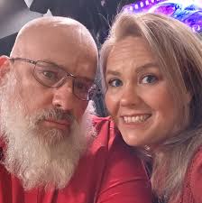 Has anyone done Door Dash and made decent money? What's a happy medium for  an 8 hr time frame? 9-5? Thank you!