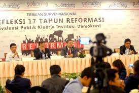 Setelah pengunduran diri soeharto, wakil presiden b.j. Era Reformasi Kesejahteraan Rakyat Jauh Dari Harapan Republika Online