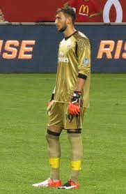 Beim pokalerfolg gegen hellas wird gianluigi donnarumma (l.) aufgrund von wechselgerüchten von den eigenen fans angefeindet. Datei Gianluigi Donnarumma Icc 2016 Jpg Wikipedia