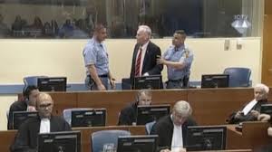 Der serbische kriegsverbrecher gab sich bisher. Un Tribunal Bestatigt Urteil Gegen Mladic Wegen Volkermords Zdfheute
