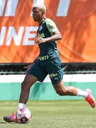Game log, goals, assists, played minutes, completed passes and shots. Palmeiras Danilo Vira Duvida Para Proximos Jogos Do Palmeiras