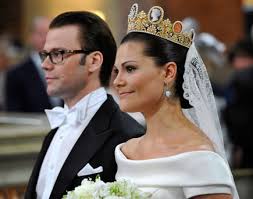 Kronprinsessan medverkar exempelvis vid inkommande statsbesök och officiella besök. Brudklanningen Gjord Av Par Engsheden Elle