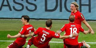 Tritt seit 1900 vor den ball. Joul7d2r4onzim