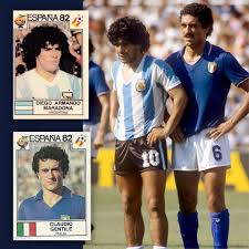 La casaquilla nacional no sufrió mayores modificaciones cuando estuvo presente en méxico 70, argentina 78 y. Panini World Cup On Twitter Maradona And Gentile Maradona Gentile Italy Argentina